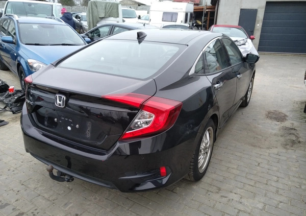 Honda Civic cena 37900 przebieg: 92900, rok produkcji 2019 z Człuchów małe 781